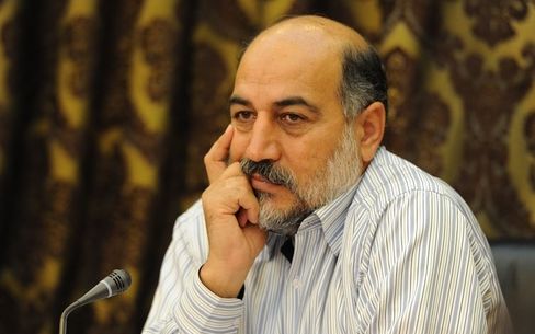 عضو کمیسیون صنایع مجلس: میخواهند خودروهایی وارد کنند که مردم به گاری خودمان تعظیم کنند