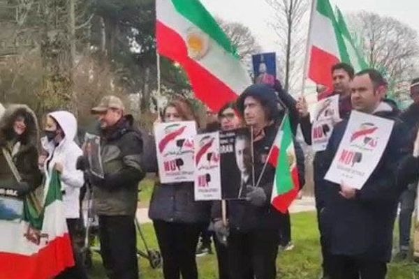 دعمًا لاحتجاجات الشعب الإيراني.. تجمعات في أوسلو وفرانكفورت بالتزامن مع ذكرى الثورة