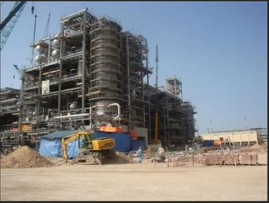 مسؤول إيراني: استهداف شركات "فجر 1 و2" و"رجال" و"أمير كبير" في معشور بخوزستان