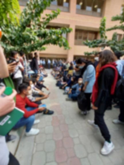 الطلاب الإيرانيون يواصلون الإضراب.. ويرفضون الفصل بين الجنسين في مطاعم الجامعة