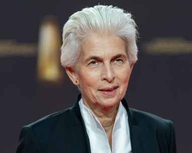 رئيسة لجنة الدفاع بالبرلمان الأوروبي تطالب بإدراج الحرس الثوري الإيراني في قائمة "الإرهاب"