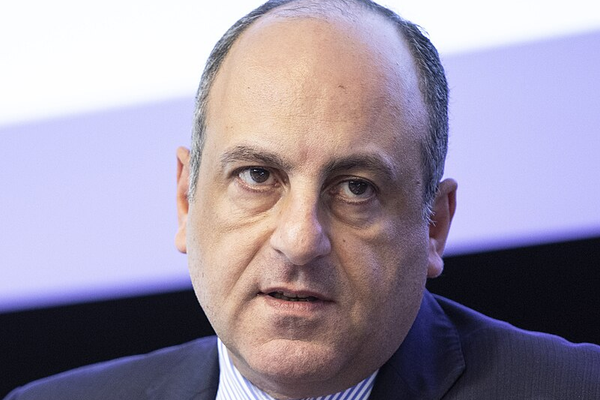 برلماني لبناني يحذّر من دخول 130 ألف إيراني وسوري سرًا إلى بيروت بعد سقوط الأسد