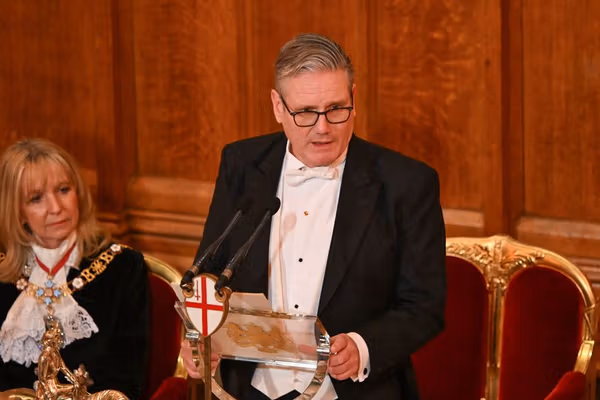 نخستوزیر بریتانیا چین را تهدیدی برای امنیت ملی خواند اما از نزدیکی اقتصادی بیشتر دفاع کرد