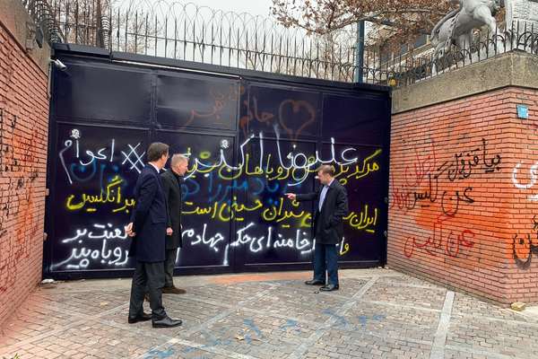 British, French, German Envoys Inspect Graffiti On Tehran Embassy Walls