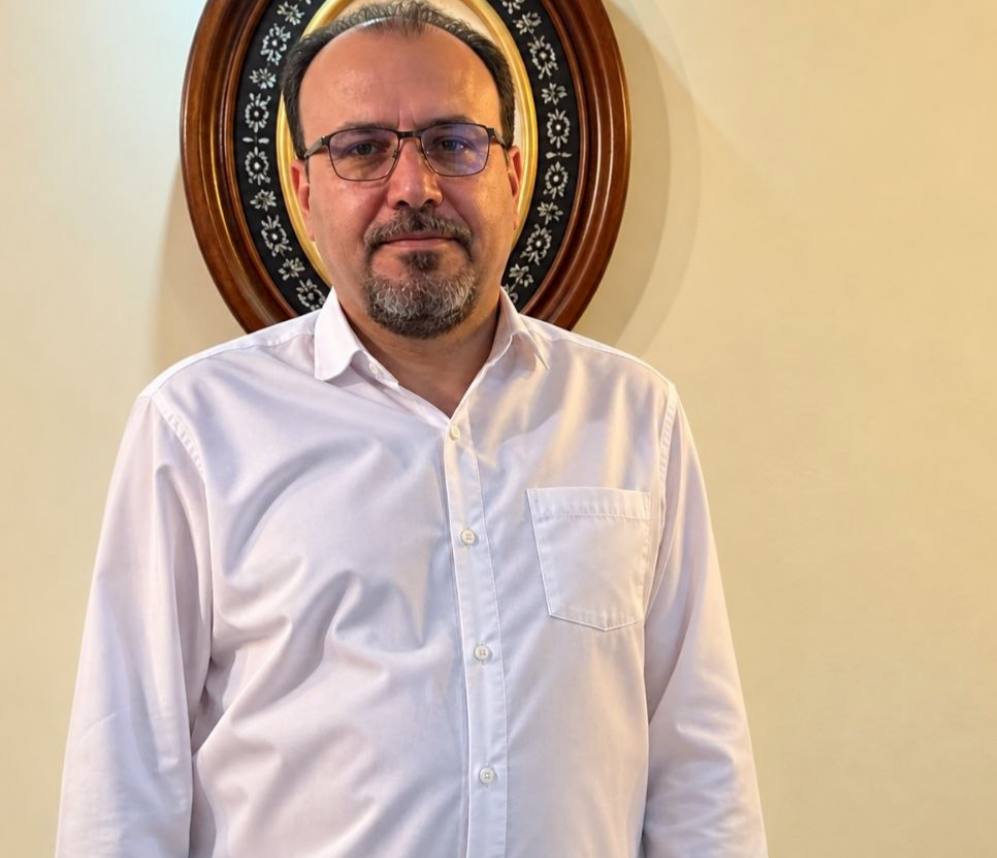 احمدرضا حائری برنده جایزه حقوق بشری فرانت لاین دیفندرز در سال ۲۰۲۶ شد