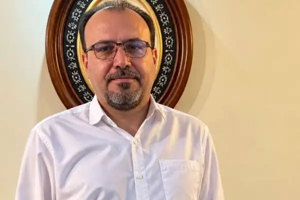 احمدرضا حائری برنده جایزه حقوق بشری فرانت لاین دیفندرز در سال ۲۰۲۶ شد