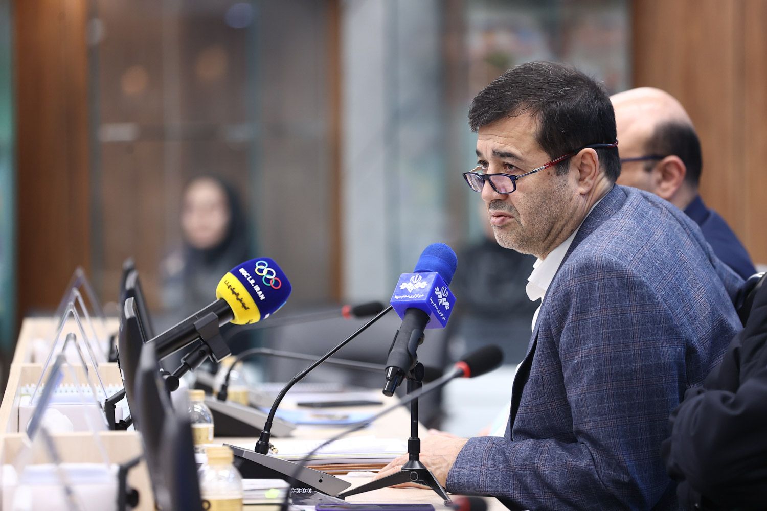 توجیه وزیر ورزش درباره بازداشت ورزشکاران توسط نیروهای امنیتی؛ «جوانان ما تاریخ نمی‌دانند»