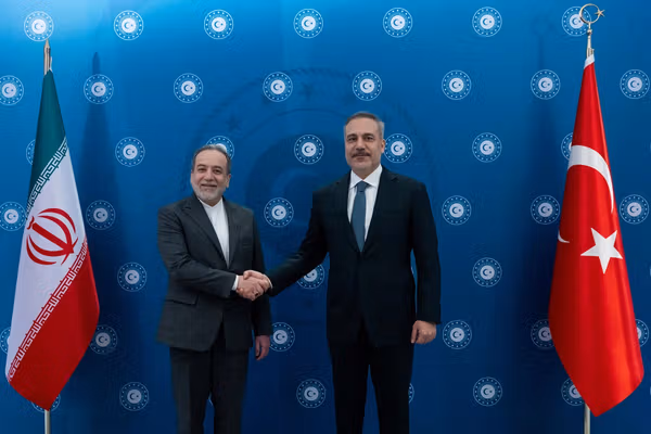 عراقچی در ترکیه: موشکهای ما هرگز موضوع هیچ مذاکرهای نخواهد بود