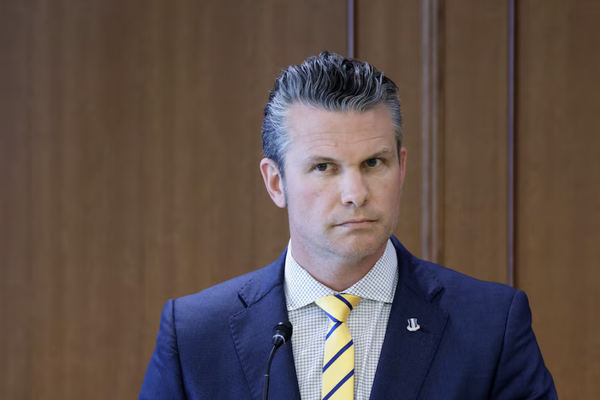 وزير الدفاع الأميركي: الحوثيون لم يُدمّروا بالكامل.. ويجب أن نركز على مصالحنا الأساسية