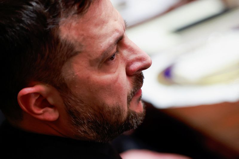 حمله روسیه برق شمال اوکراین را قطع کرد؛ کی‌یف از واردات دو میلیارد دلاری گاز خبر داد