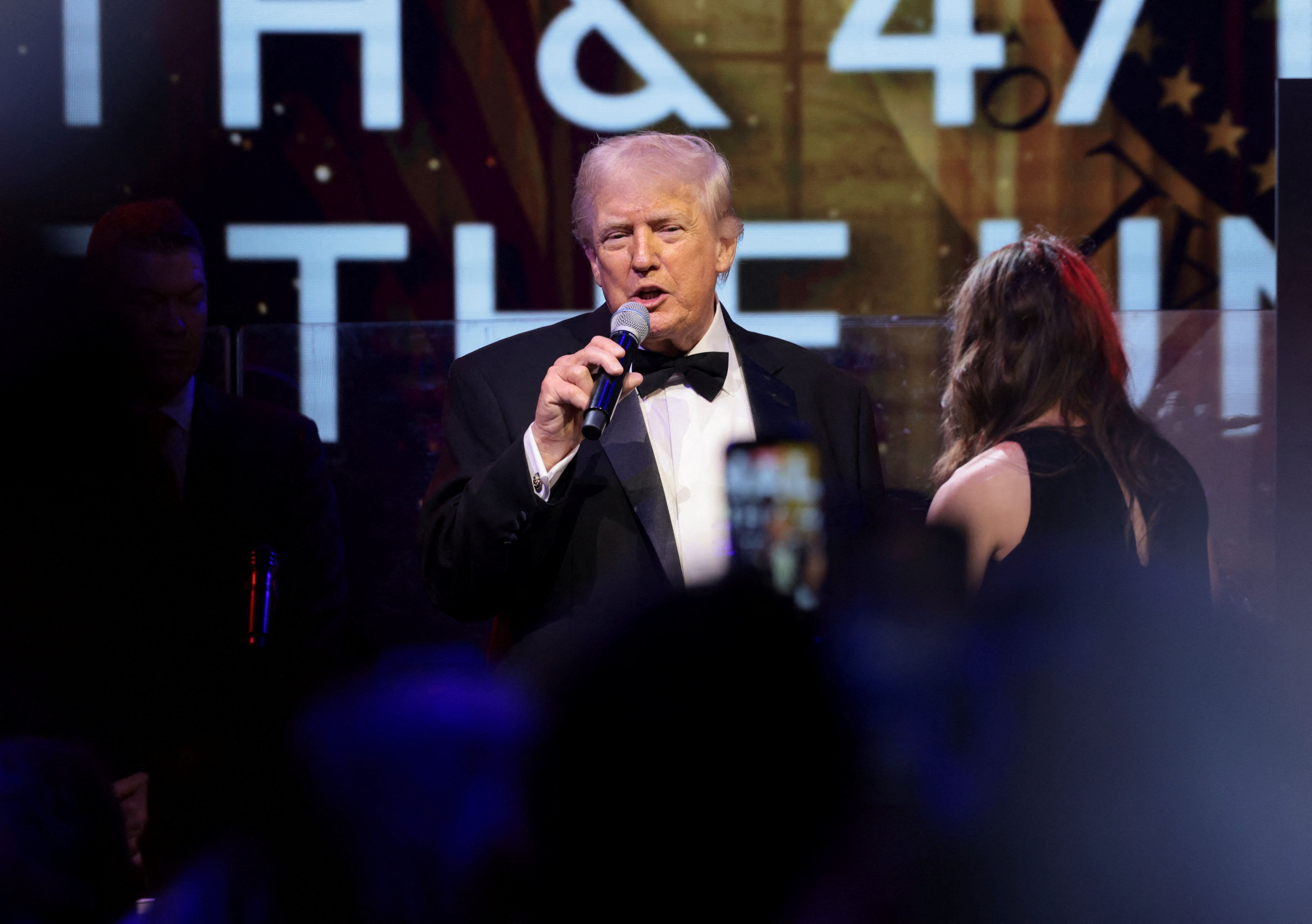 رویترز: ترامپ تعطیلاتش را با عملیات غافلگیرانه علیه مادورو به پایان رساند