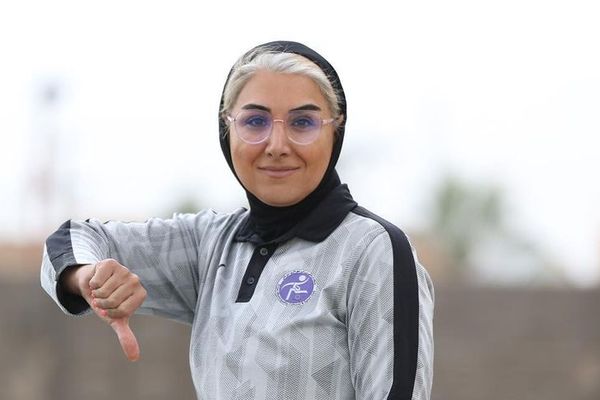 "بثوها ميتة".. مدربة إيرانية تسخر من عدم البث الحي لمباريات كرة القدم النسائية