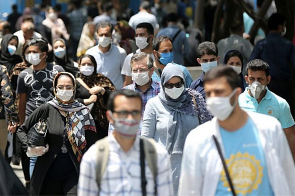 متابعو "إيران إنترناشيونال": استطلاع صحيفة الحكومة الإيرانية "تحريف للواقع وإهانة للشعب"