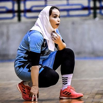 شقایق باپیری نخستین لژیونر هندبال زنان ایران