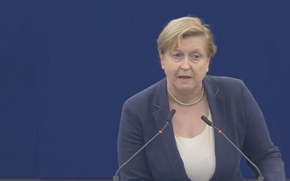 آنا فوتیگا، نماینده پارلمان اروپا: برجام رژیم ملاها را در سرکوب جسورتر کرده است