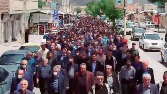 Funeral of a protester killed in Iran's Chahr Mahal province. May 18, 2022