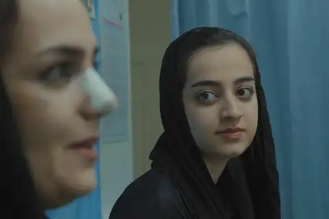 «تهران، زیر پوست»؛ بدن زن و جراحیهای بیپایان زییایی