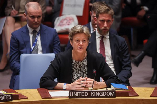 سفيرة بريطانيا في الأمم المتحدة: نجري مفاوضات مع إيران وإسرائيل لخفض التوترات