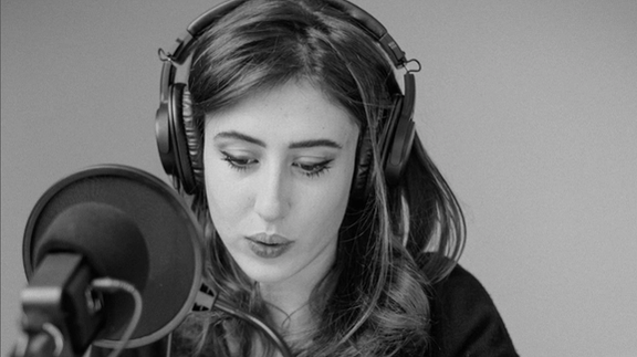 الصحافية الإيطالية تشيشيليا سالا... أحدث ضحية لـ46 عامًا من احتجاز الرهائن في إيران