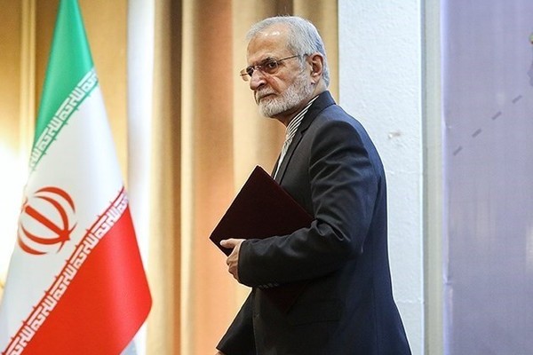 مستشار المرشد الإيراني: لدينا القدرة على صنع قنبلة نووية.. لكننا لا ننوي ذلك