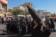 در آستانه سال تحصیلی جدید، نظامیسازی مدارس در ایران تشدید شده است