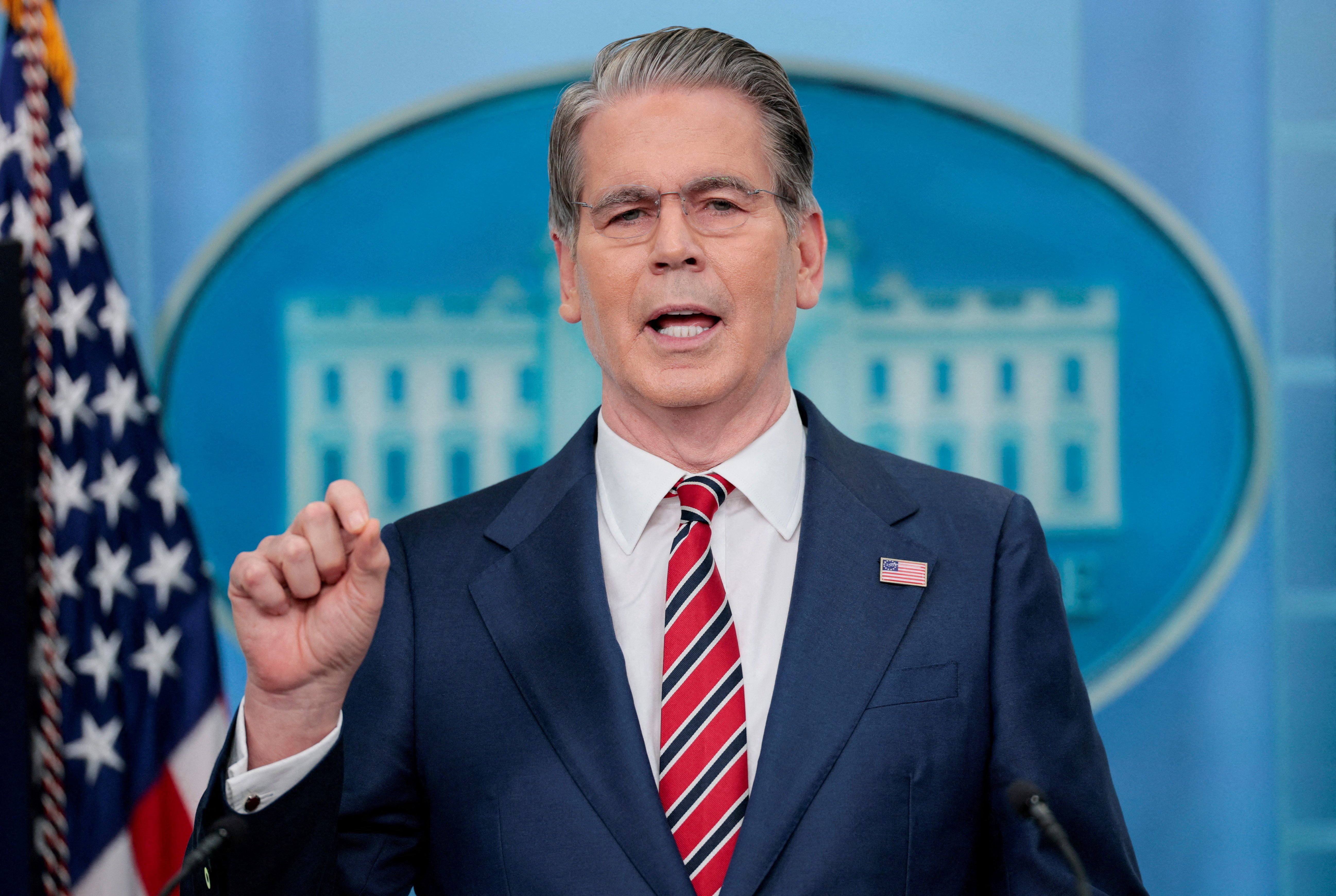 وزیر خزانه‌داری آمریکا: طی چند روز آینده، تاسیسات ذخیره‌سازی خارک پر می‌شود