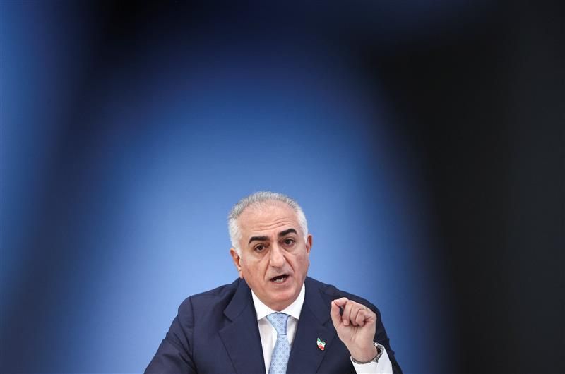 شاهزاده رضا پهلوی: رژیم از داخل در حال فروپاشیدن است