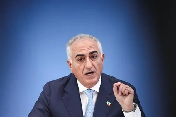 شاهزاده رضا پهلوی: رژیم از داخل در حال فروپاشیدن است