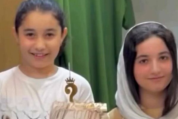 دو خواهر ۱۰ و ۱۷ ساله بر اثر سقوط دستگاه غلتک راهسازی در جاده هراز کشته شدند