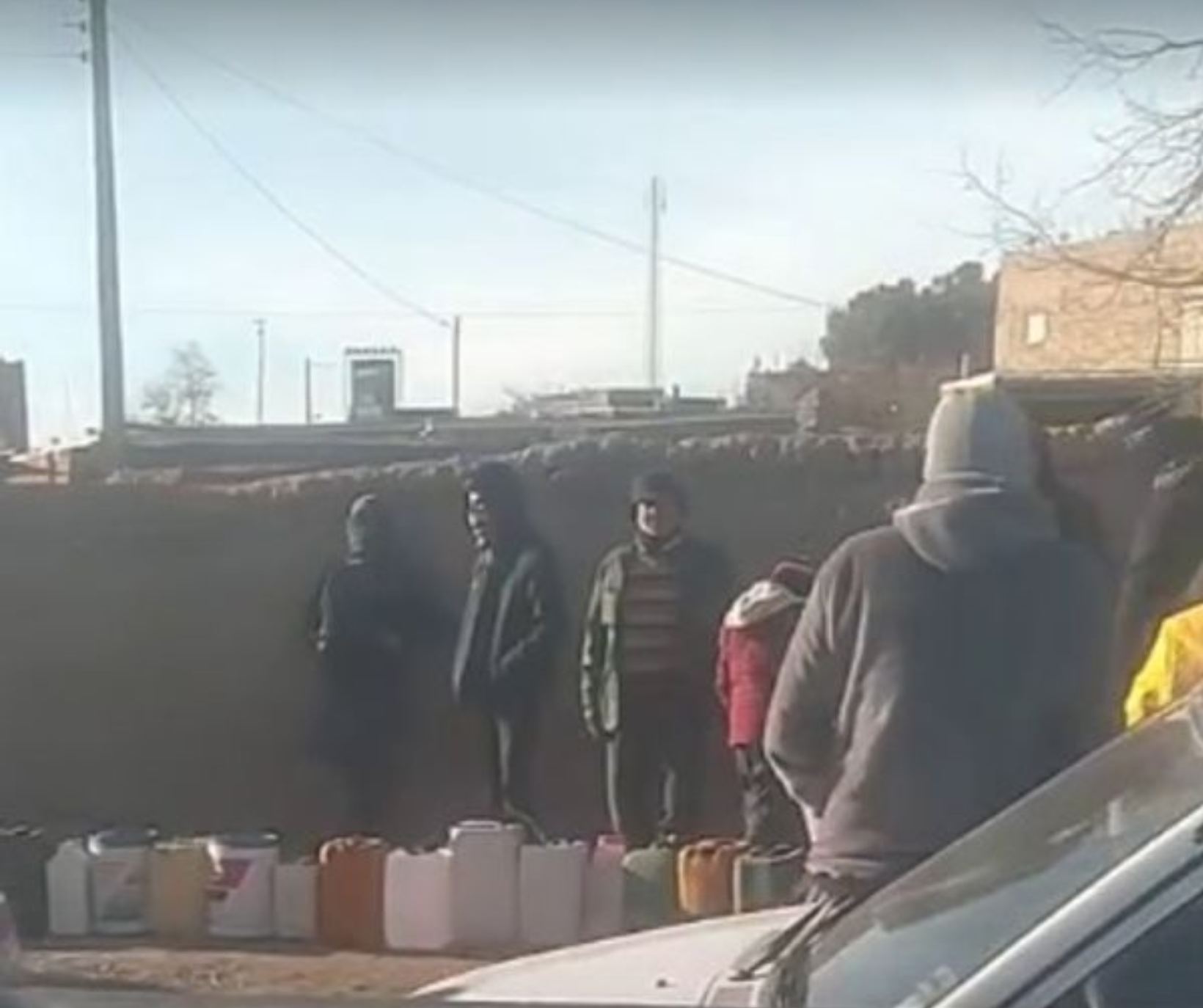 استمرار "الشتاء القاسي" في إيران.. ووزير النفط ينصح بـ"ارتداء الملابس في المنزل للتدفئه"