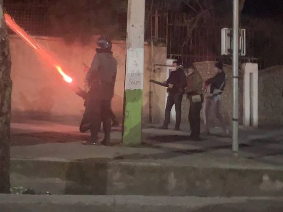 قوات الأمن الإيرانية تستهدف مسعفي الجرحى في "رشت" بالرصاص الحي