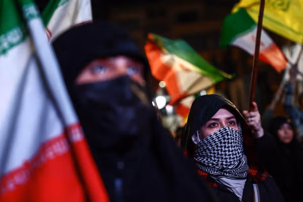 Calls for secrecy in Tehran reflect divisions over US talks