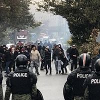 إيران تتجنب رفع أسعار الوقود خوفًا من تكرار احتجاجات "نوفمبر الدامي"