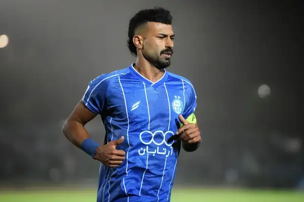 رامین رضاییان عکسهایش با پیراهن استقلال را از اینستاگرام حذف کرد