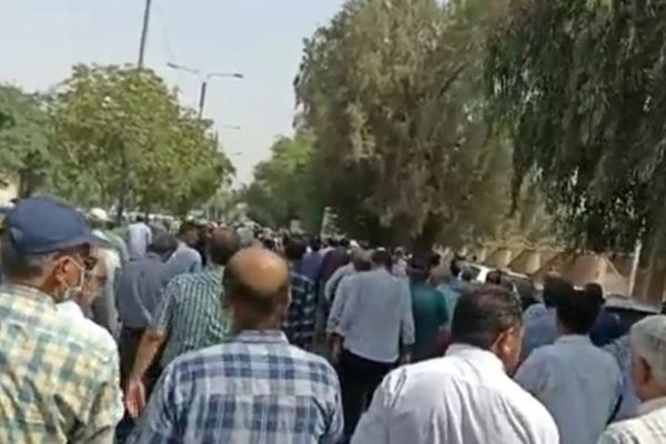 Outrage As Iranian Retirees Receive Minimal New Year Bonus