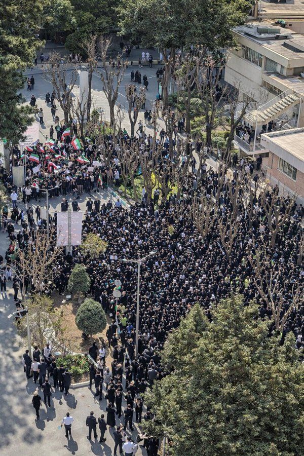 تداوم اعتراضات دانشجویی در ایران با شعار «جاوید شاه» همزمان با تجمعات ایرانیان سراسر جهان