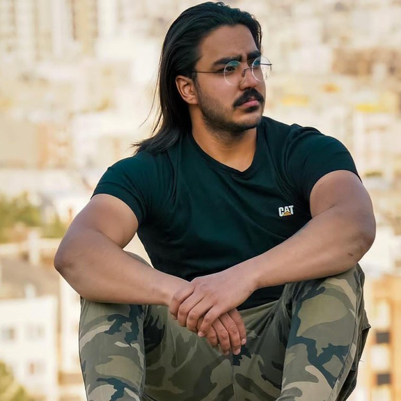 الإعدام الثاني على خلفية الانتفاضة الشعبية الإيرانية.. ورجال الأمن يدفنون رضا رهنورد سرًا