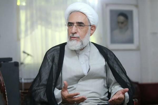 ناشط إصلاحي إيراني: امنحوا الناس الحرية لمدة أسبوع لتروا كم منهم مع النظام