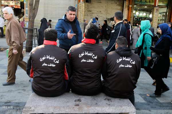 عضو شورای شهر تهران: زیرمیزی گرفتن عوامل شهرداری از دستفروشان واقعیتی تلخ است