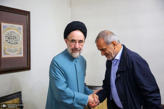 President Masoud Pezeshkian welcoming former President Mohammad Khatami at the presidential office