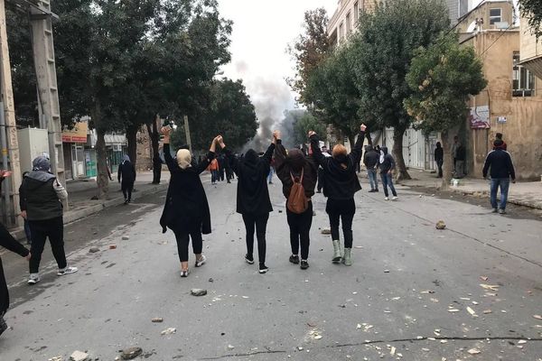ممثل مهاباد في البرلمان الإيراني: مقتل 6 مواطنين في المدينة برصاص قوات الأمن