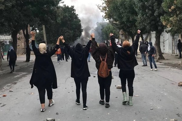 "حقوق الإنسان" الإيرانية: مقتل ما لا يقل عن 342 شخصا بينهم 43 طفلا خلال الانتفاضة الشعبية