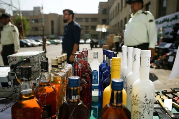 Who is behind the sale of lethal bootleg alcohol in Iran?