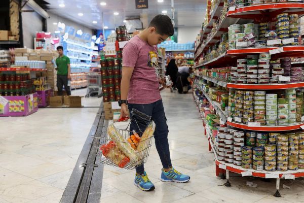 Iran faces wage dilemma amid sanctions, economic malaise