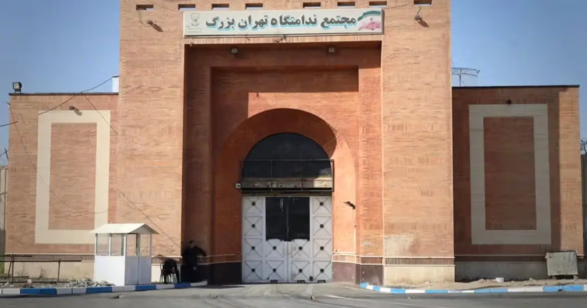 محرومیت زندانیان سیاسی فشافویه از آب، کولر و حمام در گرمای تابستان 