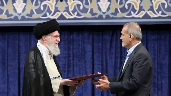 موافقت خامنهای با برداشت از صندوق توسعه ملی برای «گندمکاران و کامیونداران»