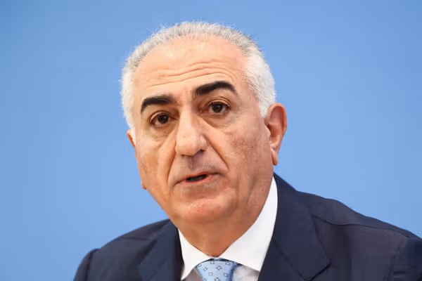 شاهزاده رضا پهلوی: اروپا باید بین یک رژیم خطرناک رو به احتضار و یک ایران آزاد انتخاب کند