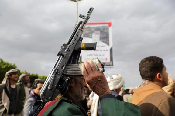 وزیر اطلاعرسانی دولت یمن از کشتهشدن برخی نیروهای سپاه پاسداران در حملات آمریکا خبر داد