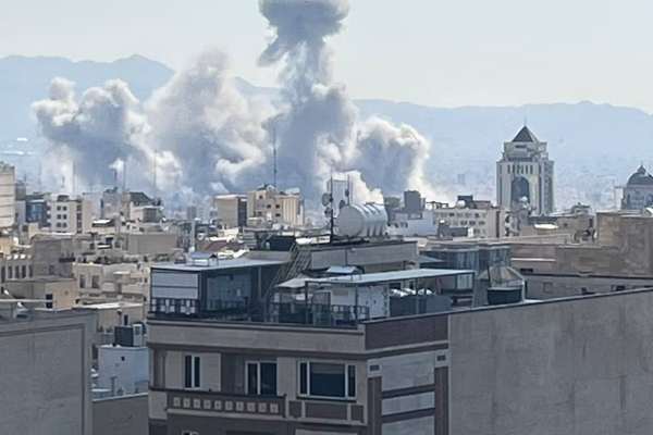 الجيش الإسرائيلي يعلن استهداف قاعدة للقوات البرية للحرس الثوري ومركز قيادة متنقل في طهران