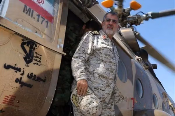 چرا جمهوری اسلامی «دو دوزهبازی» میکند؟